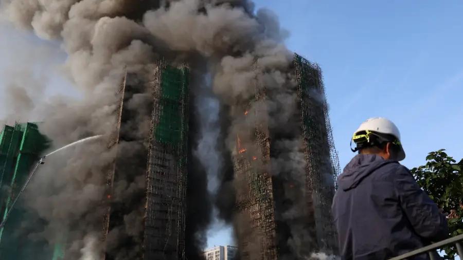 Incendio en edificio de Hong Kong deja al menos 36 muertos (EN FOTOS)