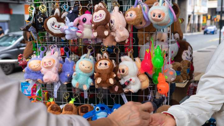 ¿Qué peligro ocultan los Labubu falsos?: Un informe destapa altos niveles de toxicidad