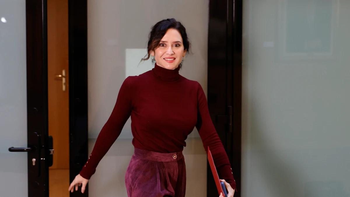 Ayuso critica la estrategia de inmigración de Vox: "Alguien tendrá que limpiar sus casas y recoger sus cosechas"