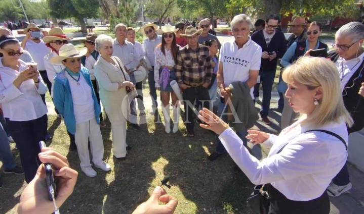 Se reúnen en Juárez manifestantes por el asesinato de Carlos Manzo
