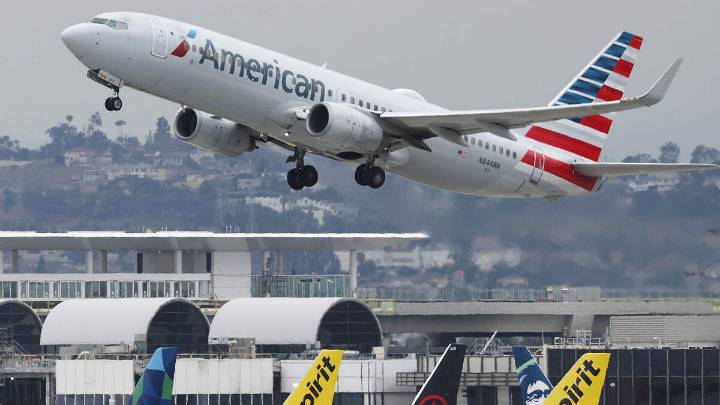 Two Passenger Planes Came Within Five Seconds Of Colliding Over Los Angeles