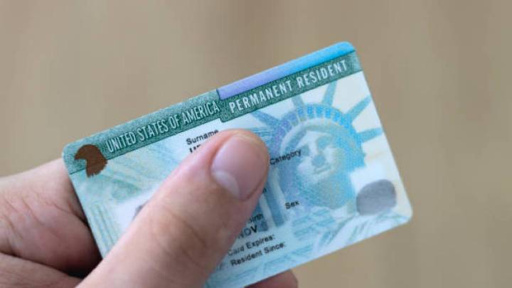 Alerta migratoria: EE. UU. aplicará una revisión 'rigurosa' a las green cards de 19 nacionalidades, entre ellos cubanos y venezolanos