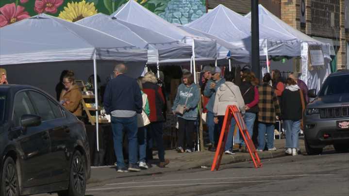Holiday shoppers support small businesses at 'Merry Market on Main' in Columbiana