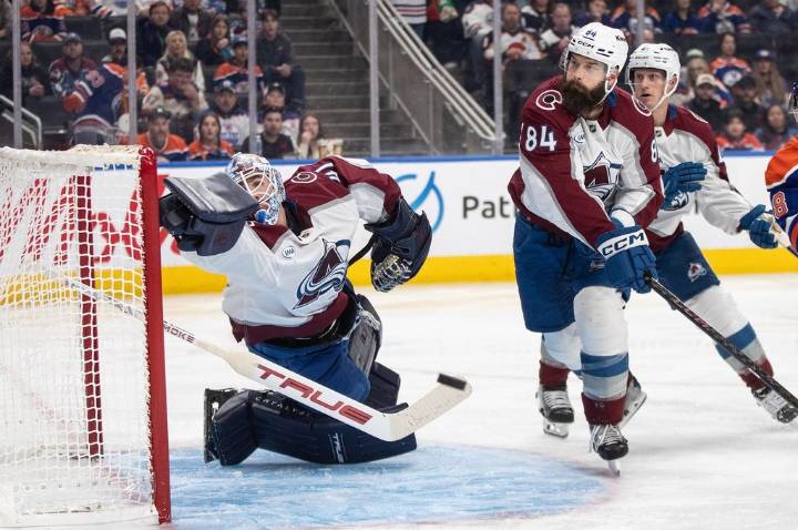 MacKinnon helps rolling Avalanche crush Oilers 9