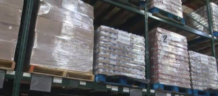 Local grocery store offering discounted meals to families in need