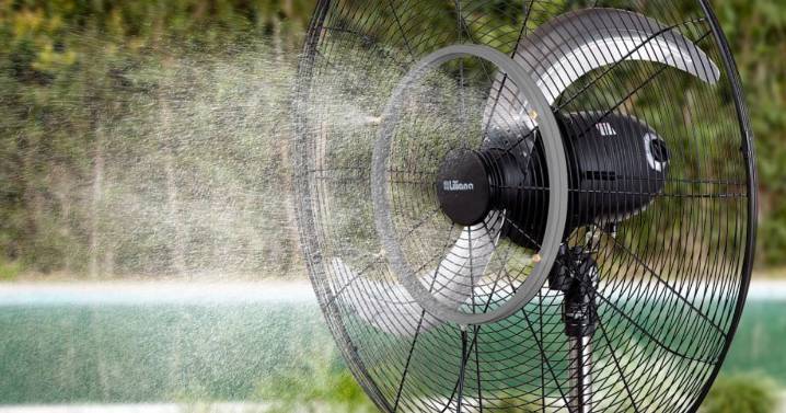 Adiós al aire acondicionado: el truco casero que hace que el ventilador enfríe de verdad