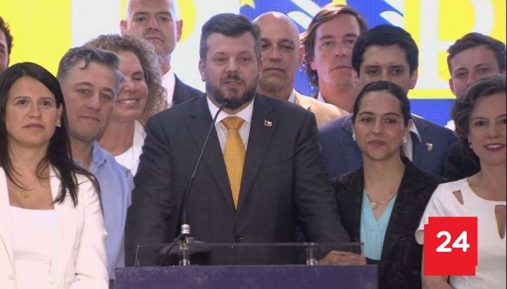 "Nosotros cumplimos nuestra palabra": Kaiser reconoce derrota y anuncia respaldo a Kast en segunda vuelta