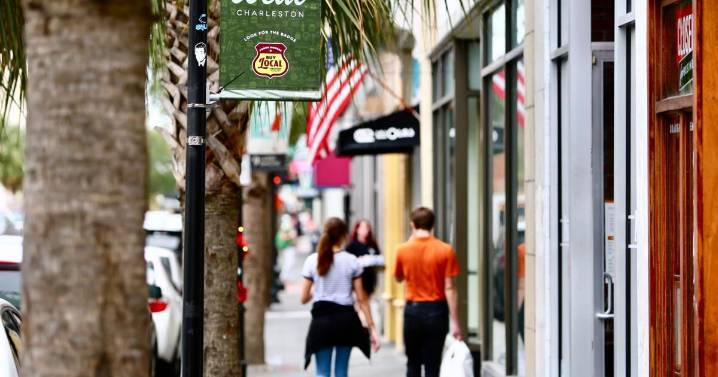 Charleston offers 2 hours free parking downtown for holidays