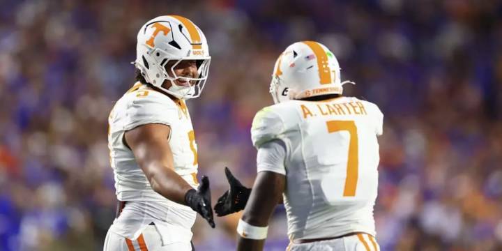 Tennessee football moves up one spot in latest College Football Playoff rankings