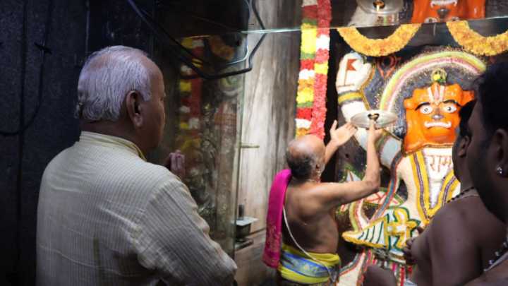 RSS chief Mohan Bhagwat visits Gali Anjaneya temple in Bengaluru