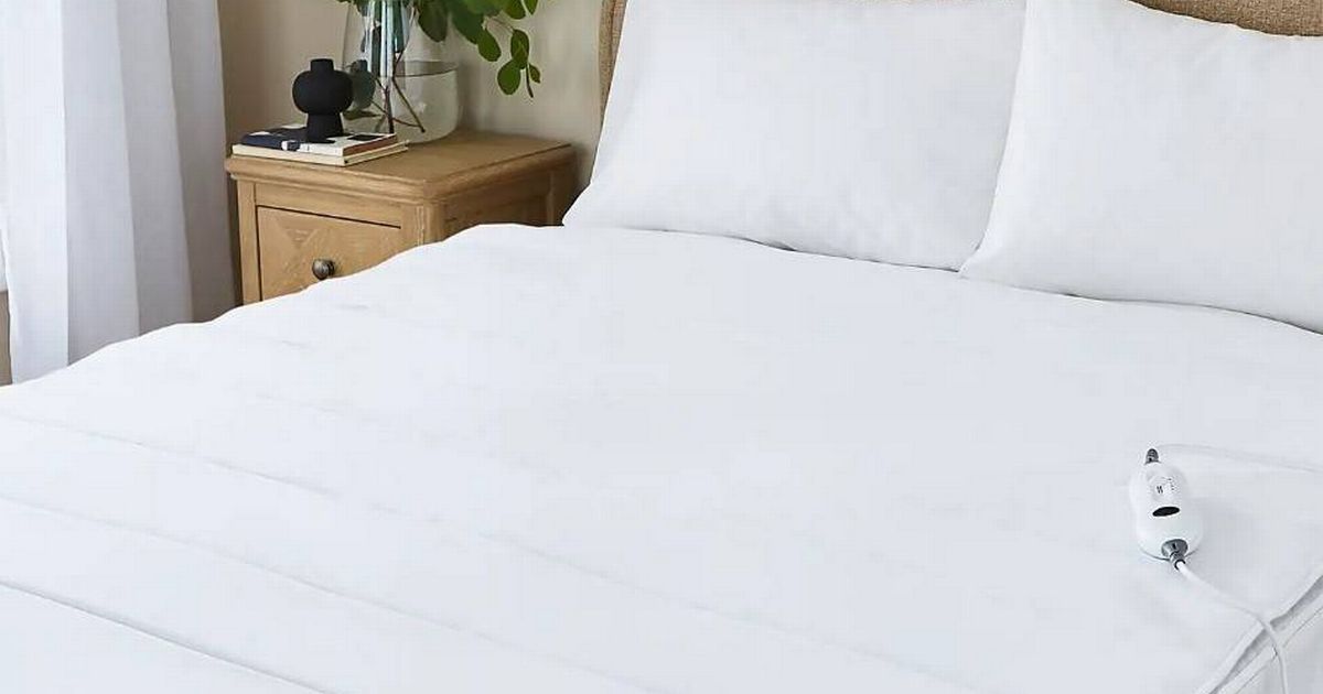 Dunelm drops price of electric blanket as shoppers praise its 'warm and cosy' effect