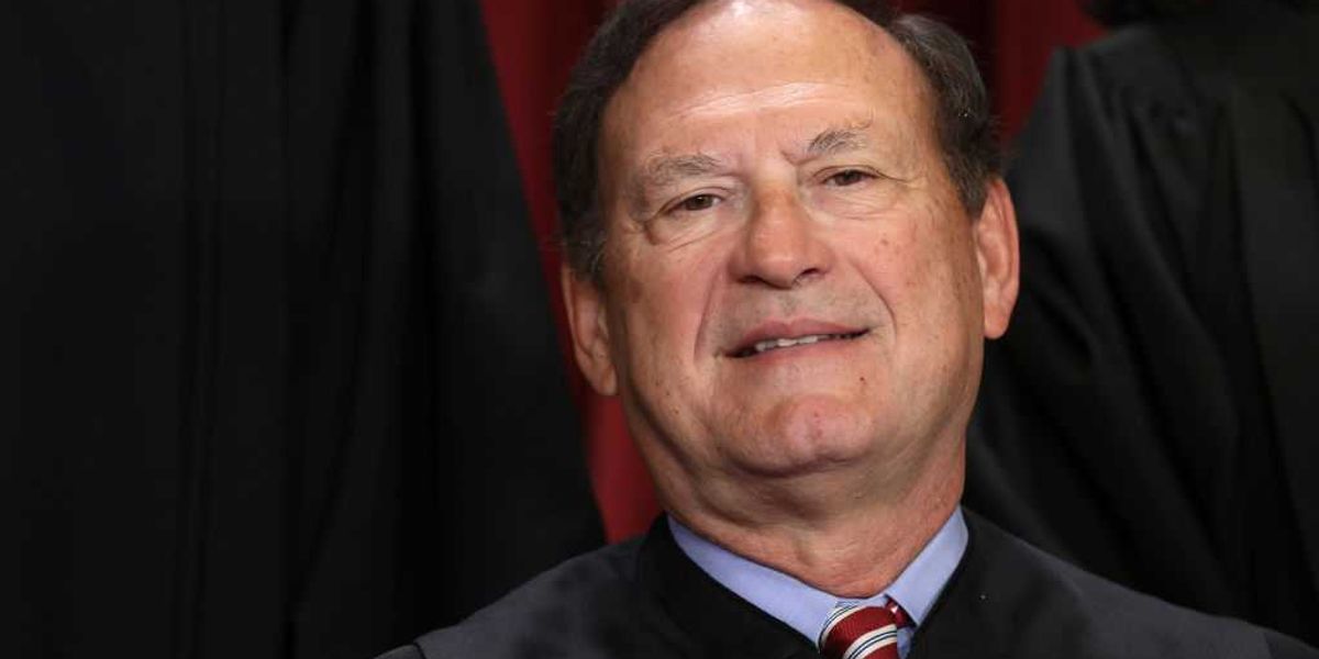 Justice Alito delivers win to Texas GOP, temporarily restores Republican congressional map