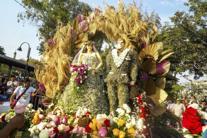 Midagri culminó actividades por el Día Nacional de las Flores con colorido pasacalle
