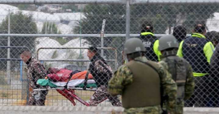 Ecuador: Al menos cinco muertos y 33 heridos durante reorganización en penal limítrofe con Perú