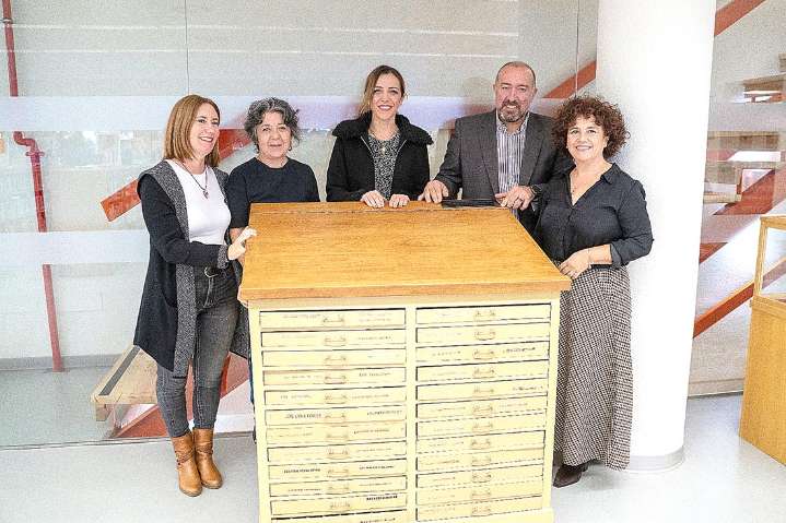 Benalmádena recibe un histórico chivalet donado por la familia Campos