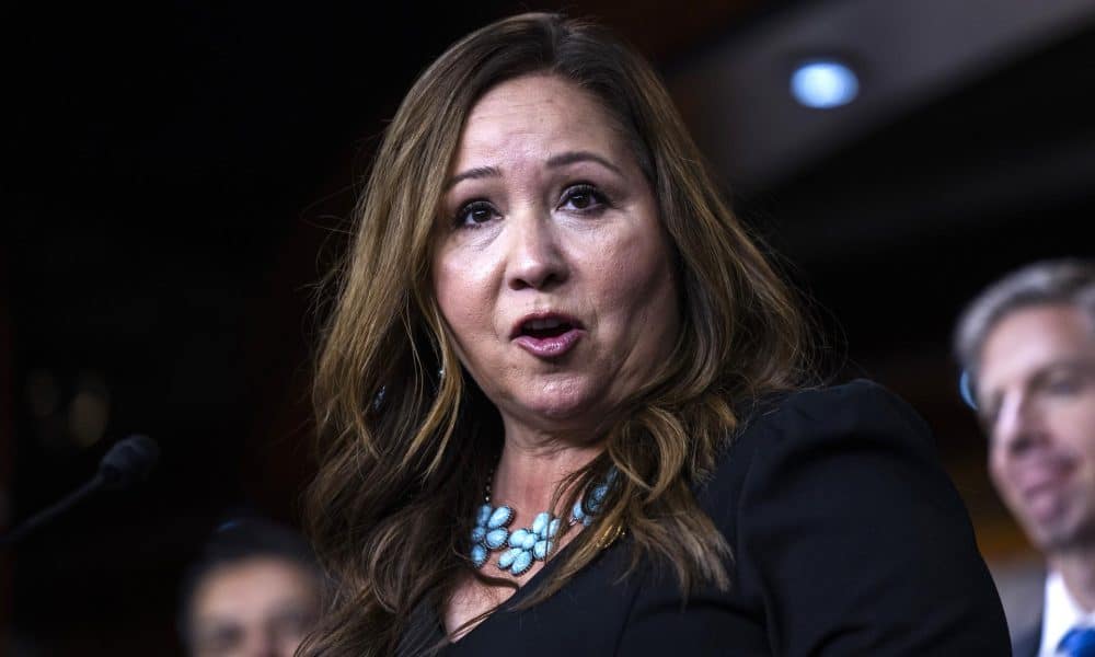 Congresista Grijalva teme que Trump desvíe archivos de Epstein para atacar a demócratas