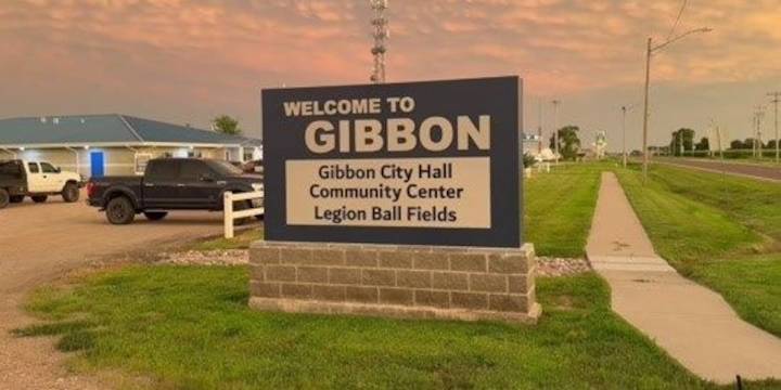 Gibbon mayor resigning