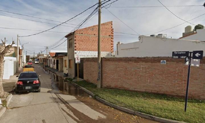 Dos jóvenes fueron detenidos tras robarle la moto a un conductor de Uber