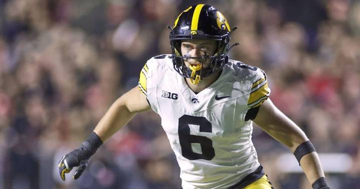 What to watch for as Iowa and Oregon battle for College Football Playoff position