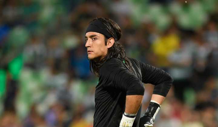 Carlos Acevedo no será titular ante Uruguay