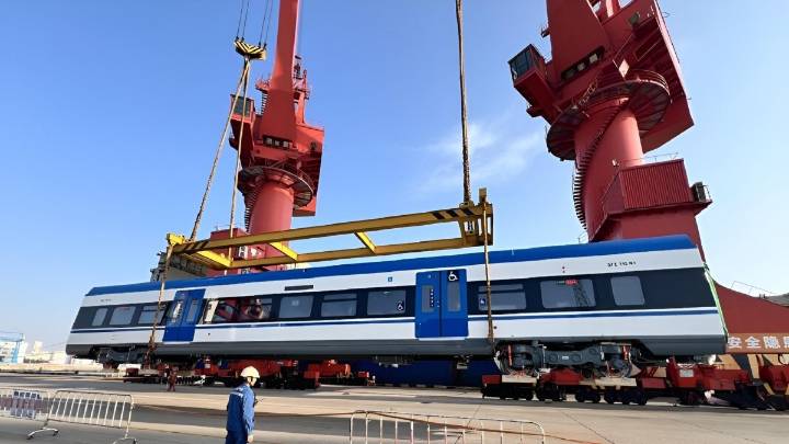 Tienen capacidad para más de 700 pasajeros: Así son los nuevos trenes eléctricos que llegarán a Chile