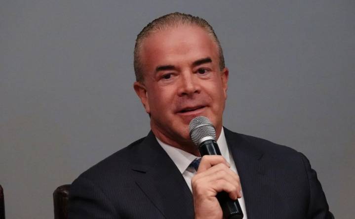 Raúl Rocha, de empresario multipremiado, condecorado a imputado