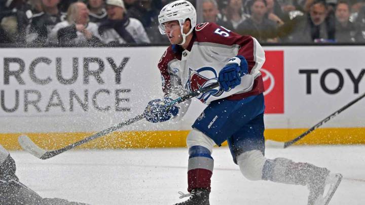 Avalanche re-sign offseason acquisition to 2