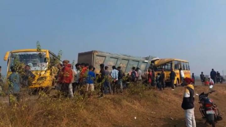 5 students among 7 injured in head-on collision between hyva truck and college bus in Champua