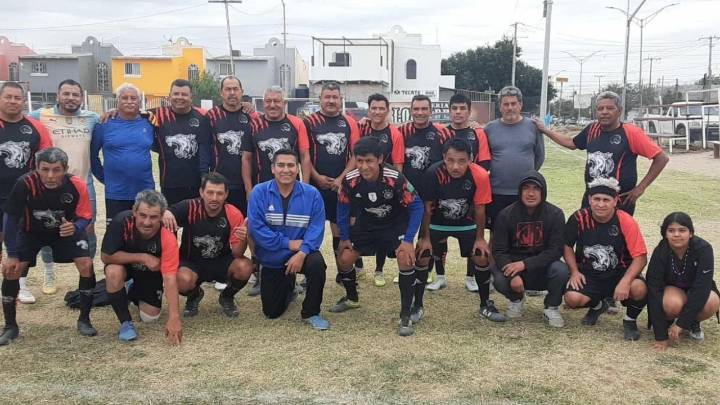 Lobos Negros golea a Corona García y muestra su poder en la Liga Independiente Colosso Veteranos