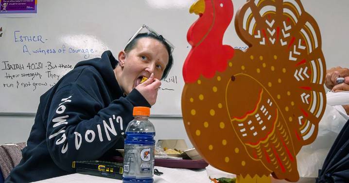 More than 600 Thanksgiving meals shared at Salvation Army