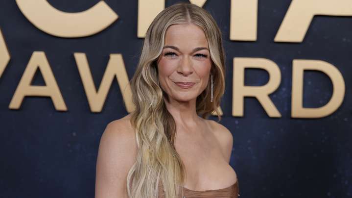 The Plastic Surgery Rumor LeAnn Rimes Shut Down With Her Whole Chest