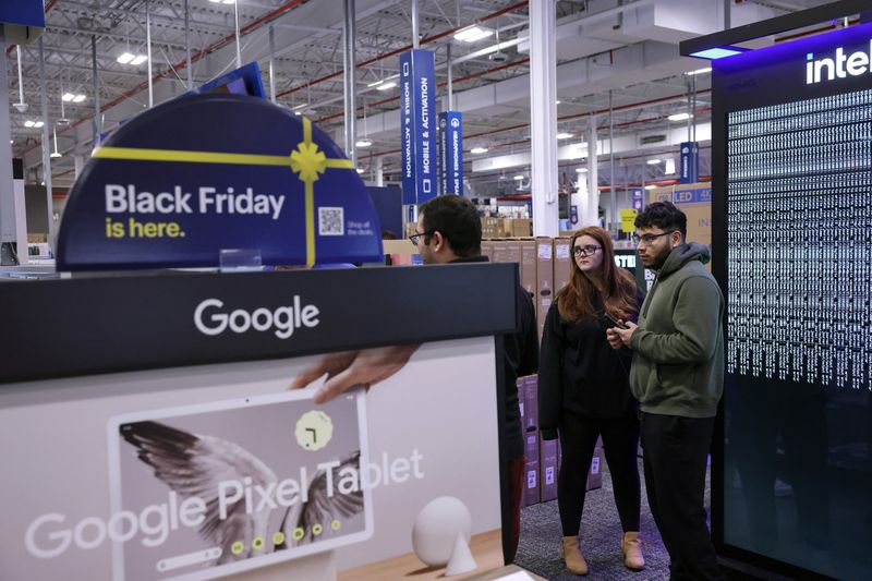 The Black Friday paradox: more shoppers, fewer dollars