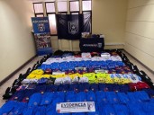Aduana logra incautar importante cargamento de camisetas de fútbol falsificadas en Arica: el calor calculado supera los US$ 88.000