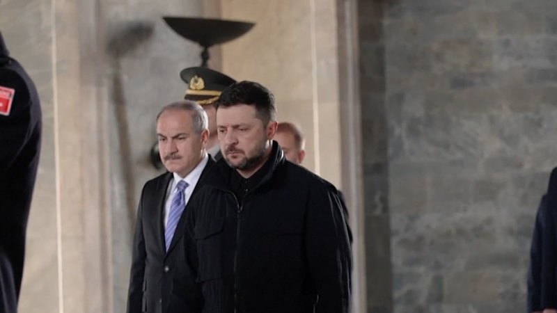 Ukraine under pressure to agree to Trump's peace plan