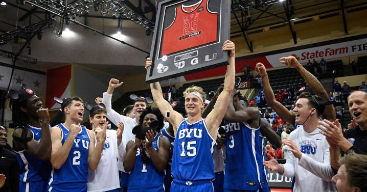 Saunders, Wright help No. 9 BYU edge Dayton 83-79 to win ESPN Events Invitational