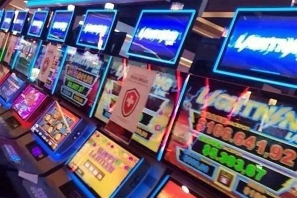 Cierran casinos por lavado; dos son de Grupo Salinas