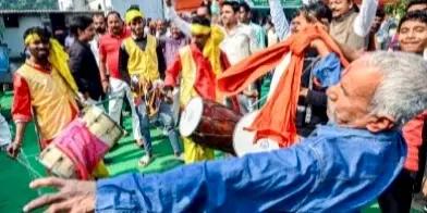 Political Rhetoric Takes Over As Mahagathbandhan’s Hopes Fade In Bihar, NDA Cruises Towards Two