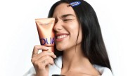 Dua Lipa lanza su propia marca de skincare