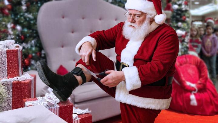 Mall Santa Prepares For Seasonal Gig By Cutting Off Ankle Monitor