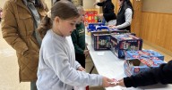 Swan Pond 4-H Club stuffs stockings for veterans