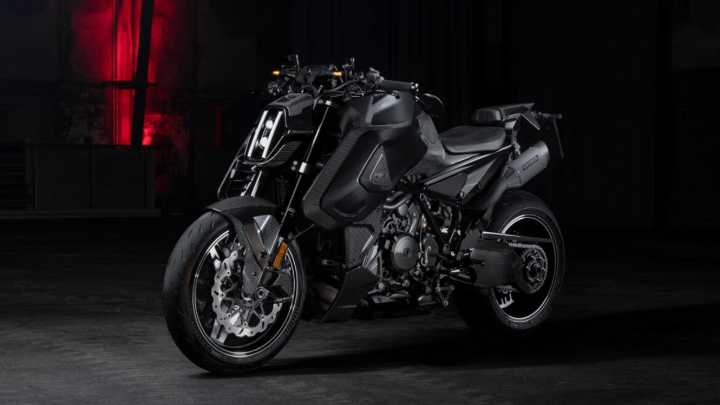 Brabus, KTM Launches Limited-Edition 1400 R Signature Edition in Germany Based on 2025 Super Duke R EVO