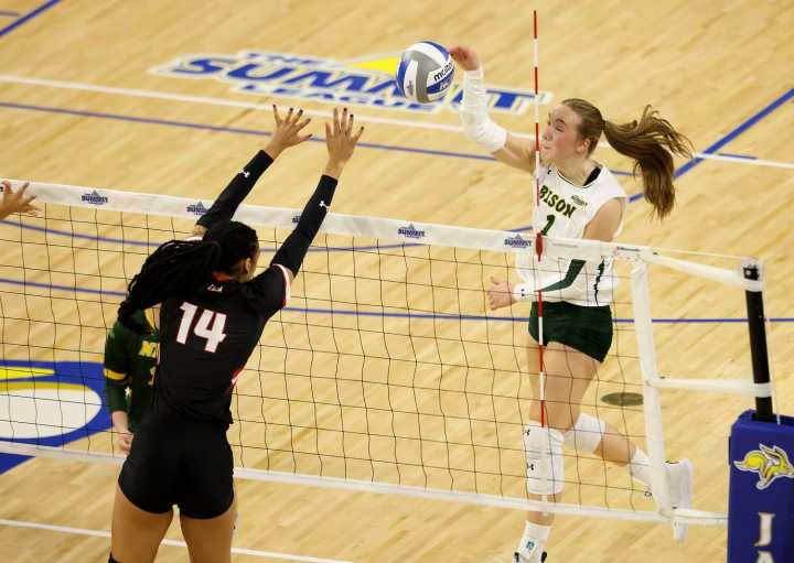 Bison volleyball mounts dramatic comeback in fifth set to advance to Summit League tourney semis