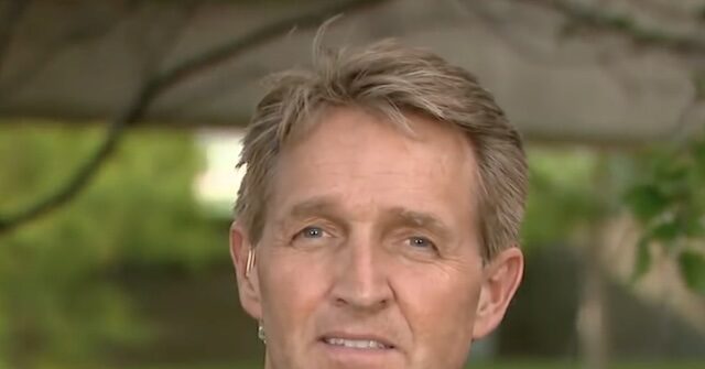 Flake: Trump Is 'Completely Out of Touch' on the Economy