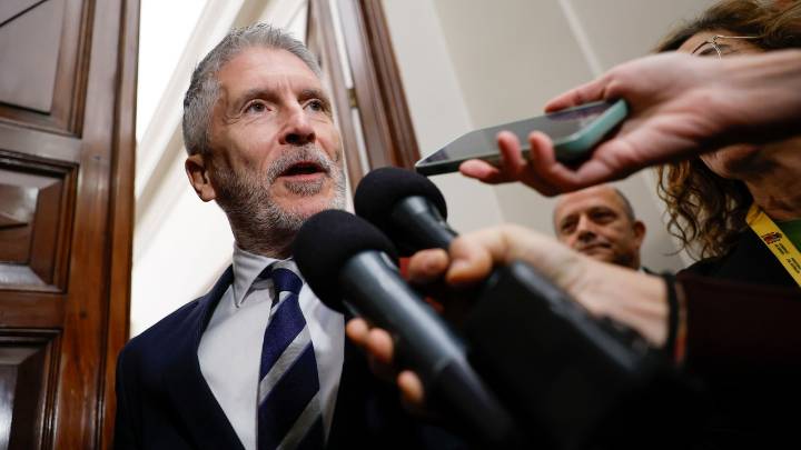 Marlaska defiende una inmigración "legal, ordenada y segura" y lamenta que a la derecha le interese convertirlo en un "problema" para la sociedad