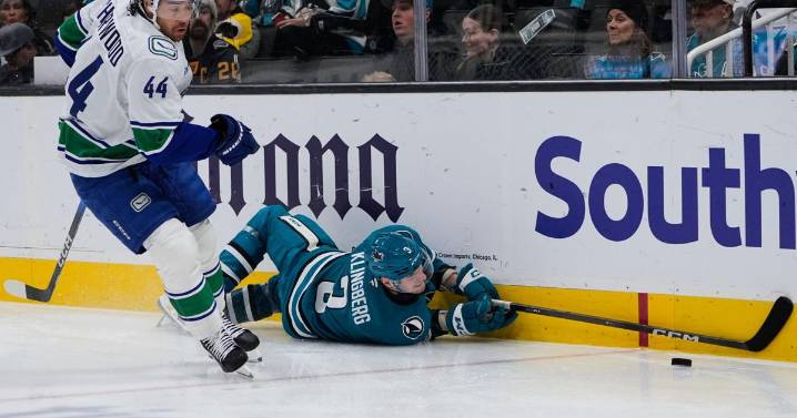 Will Smith scores as the Sharks edge the Canucks 3