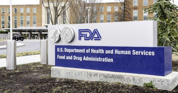 FDA to raise hurdles for vaccines, faulting COVID shots for 10 kids' deaths