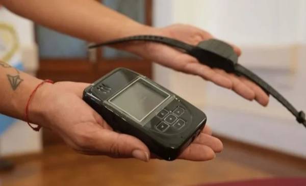Violencia de género: incorporan tobilleras duales para reforzar los controles