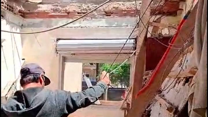 Termas: colapsó el techo de una vivienda y evacúan por riesgo de derrumbe total