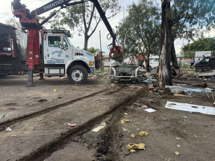 Ayuntamiento de La Paz y Gobierno del EdoMéx adquieren equipo de oficina por medio del reciclaje de vehículos