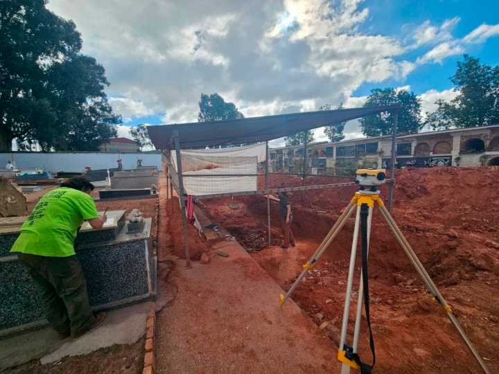 Hallados restos de 138 víctimas de la represión franquista en cinco fosas del cementerio de Riotinto